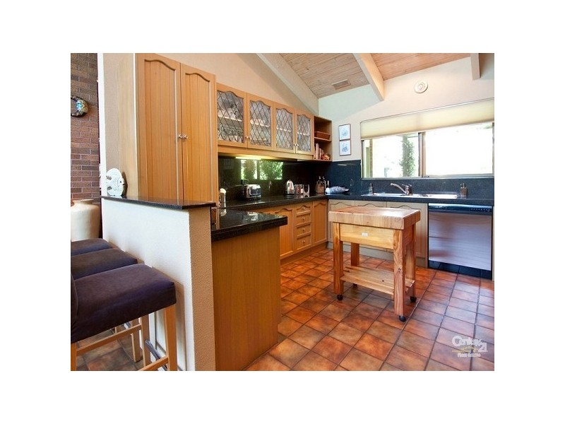 8 Meribil Close, Mount Eliza VIC 3930