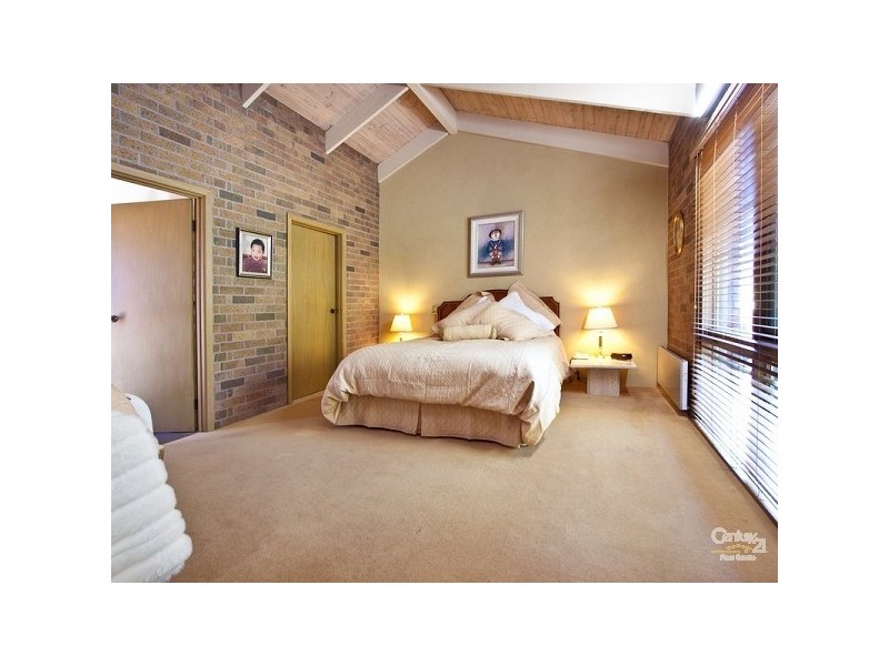 8 Meribil Close, Mount Eliza VIC 3930