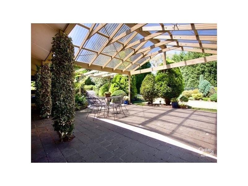 8 Meribil Close, Mount Eliza VIC 3930