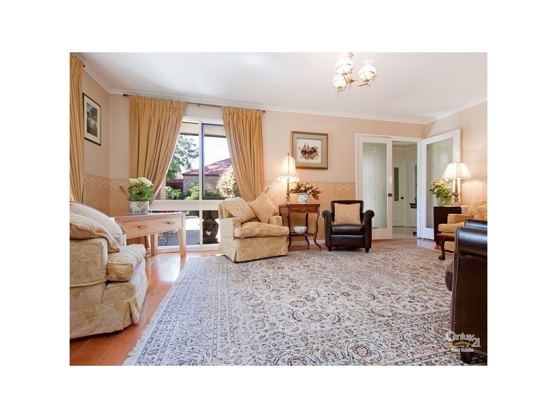 18 McGown Road, Mount Eliza VIC 3930