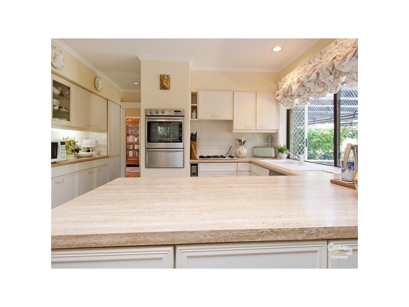 18 McGown Road, Mount Eliza VIC 3930