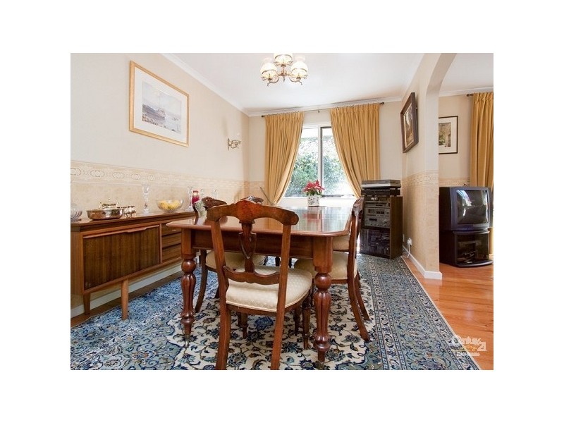 18 McGown Road, Mount Eliza VIC 3930