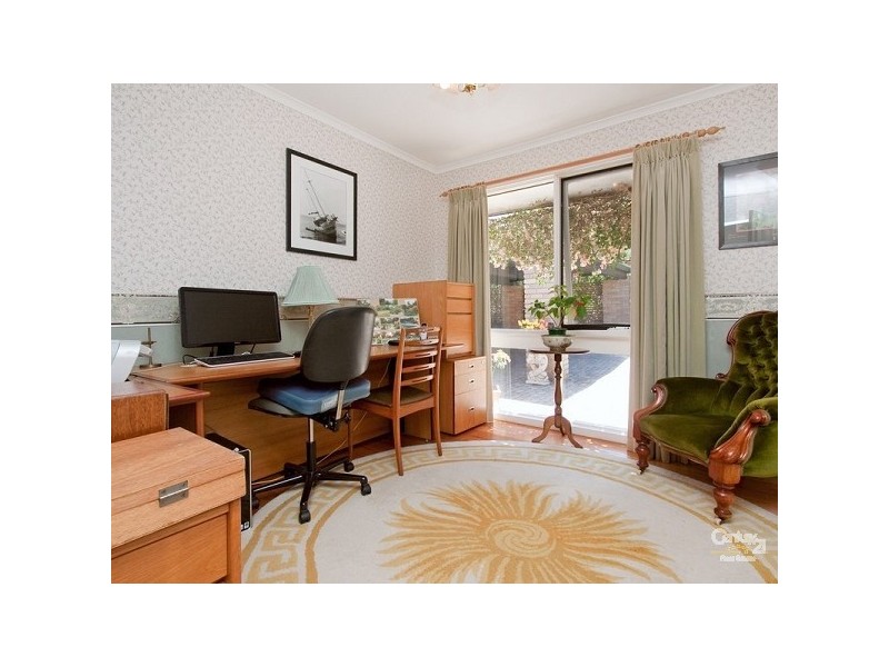 18 McGown Road, Mount Eliza VIC 3930