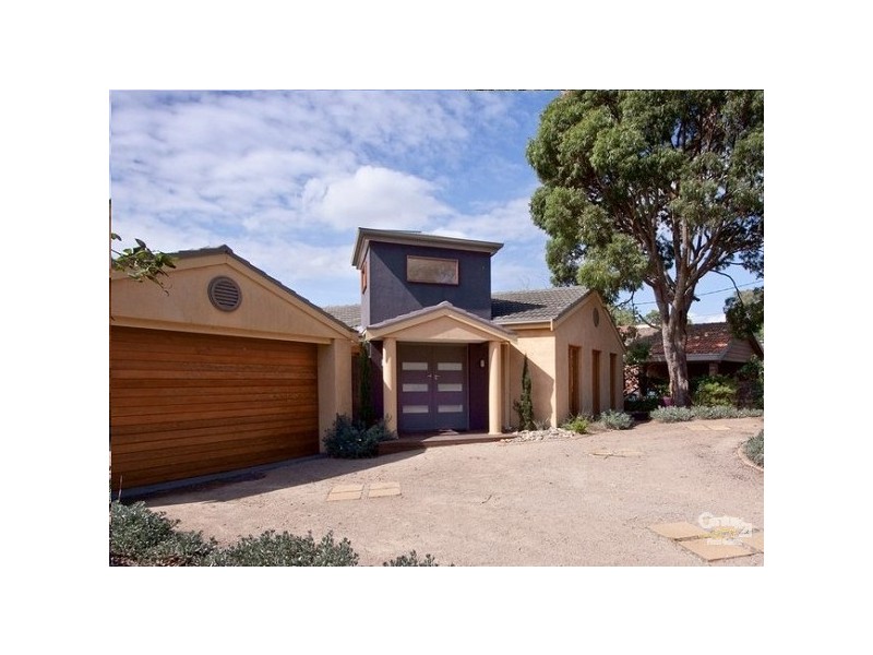 11 Koetong Parade, Mount Eliza VIC 3930