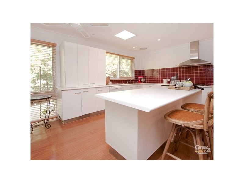 11 Koetong Parade, Mount Eliza VIC 3930