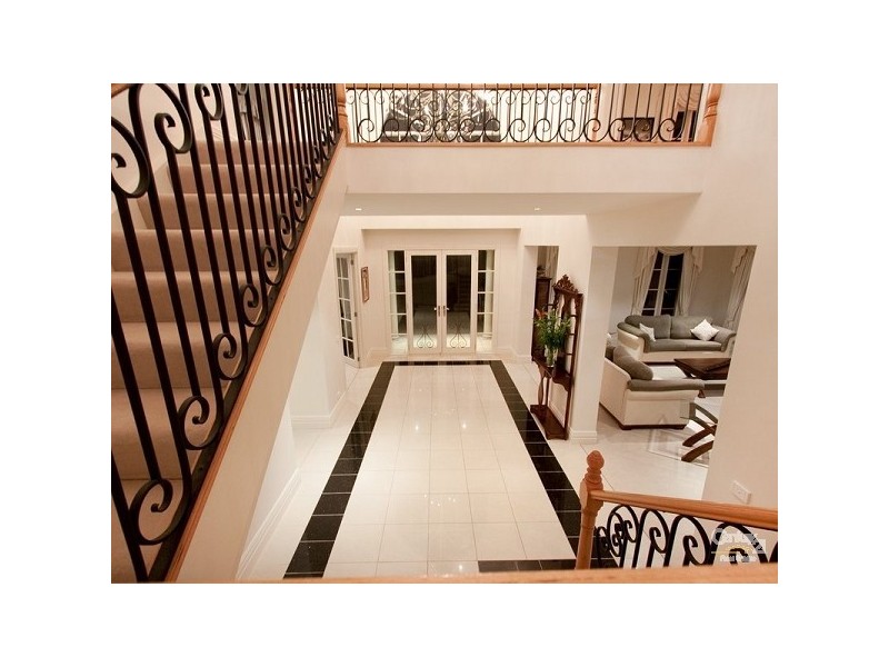 5 Lois Place, Mount Eliza VIC 3930