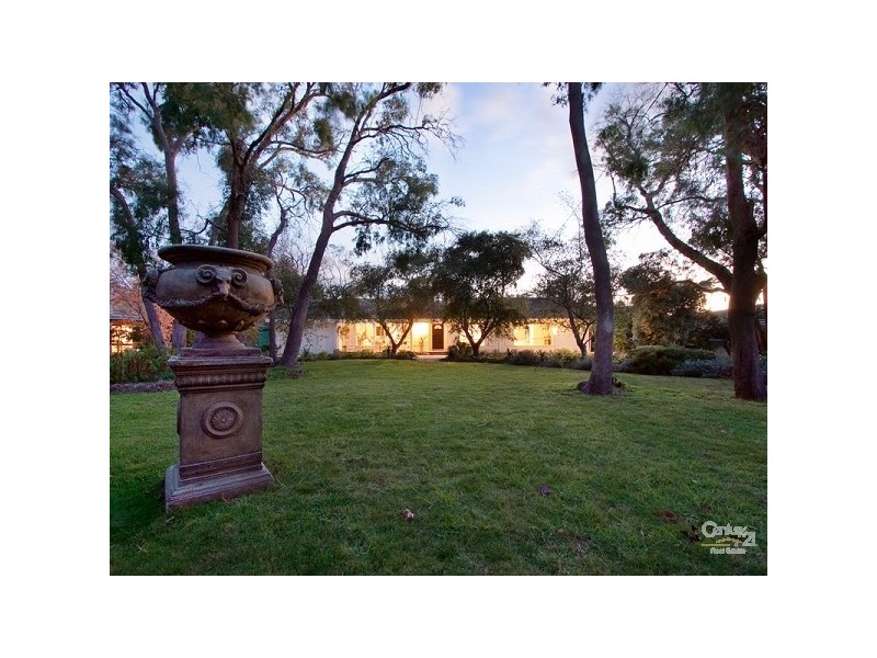 8 Leindan Court, Mount Eliza VIC 3930