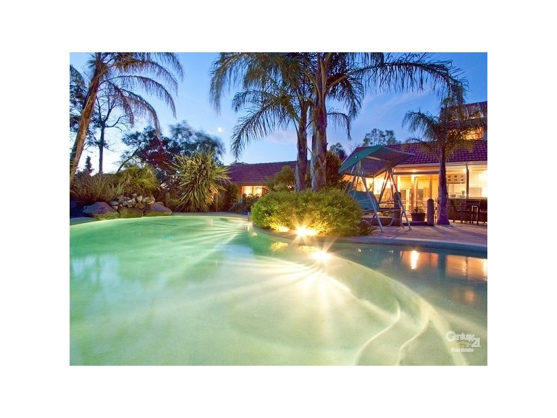 20 McCutcheon Close, Mount Eliza VIC 3930