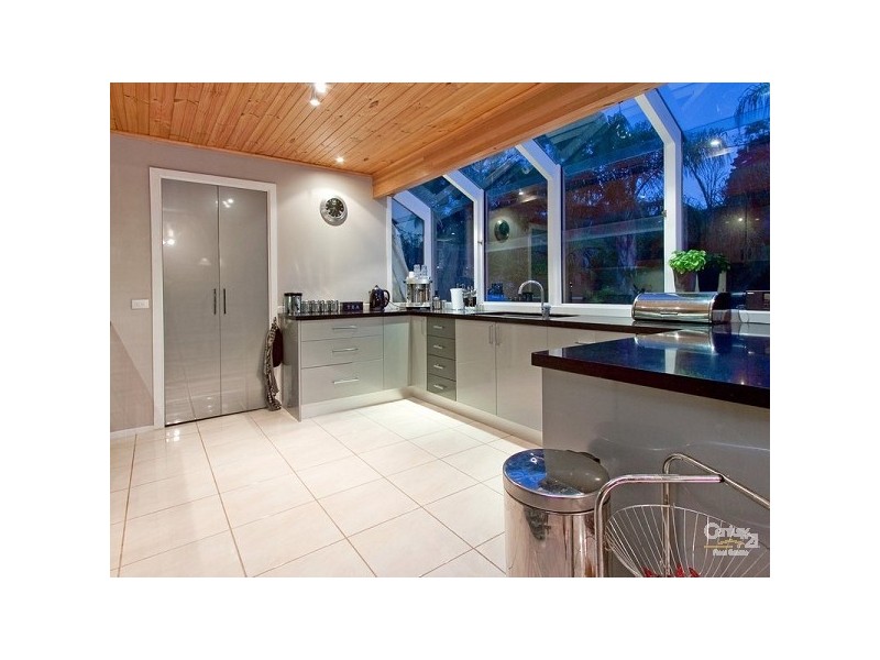 20 McCutcheon Close, Mount Eliza VIC 3930