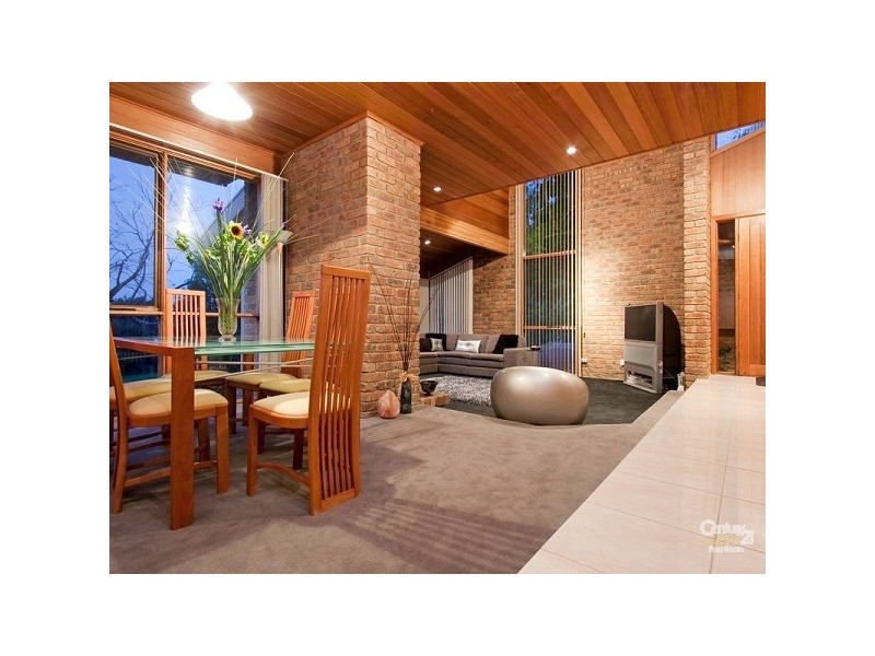 20 McCutcheon Close, Mount Eliza VIC 3930