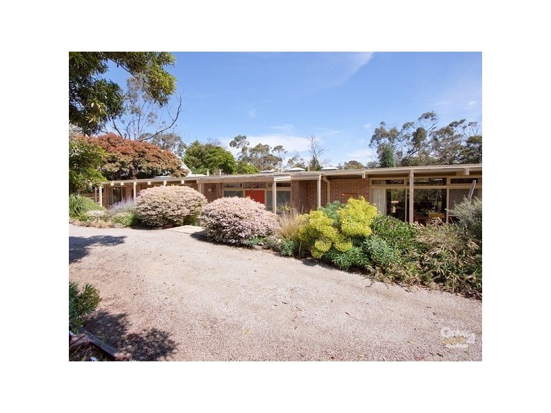 24 Erang Drive, Mount Eliza VIC 3930