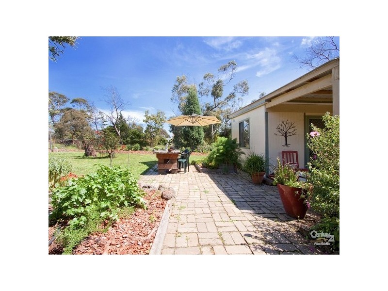 24 Erang Drive, Mount Eliza VIC 3930