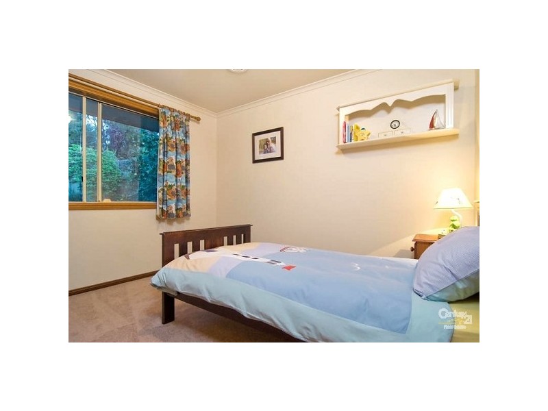 9 Swamp Gum Place, Somerville VIC 3912