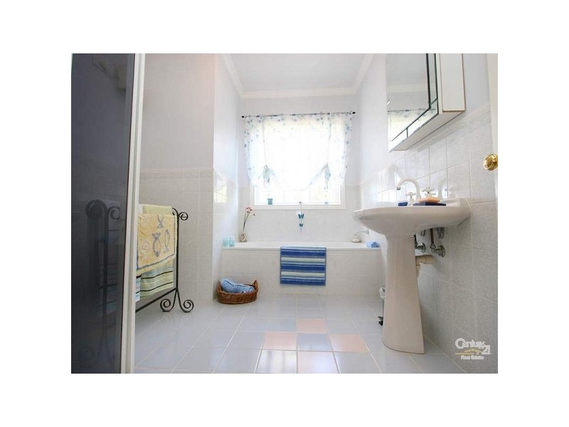 50 Eumeralla Grove, Mount Eliza VIC 3930