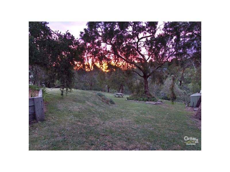 4 Camelot Court, Mount Eliza VIC 3930