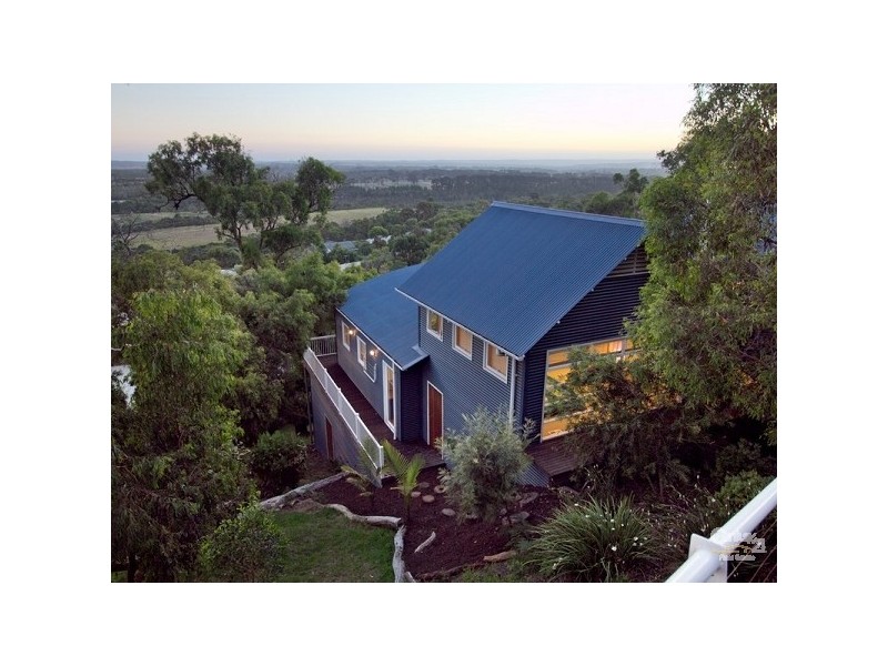 70 Eumeralla Grove, Mount Eliza VIC 3930