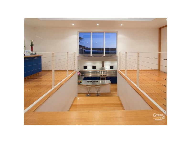 70 Eumeralla Grove, Mount Eliza VIC 3930