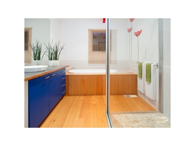 70 Eumeralla Grove, Mount Eliza VIC 3930