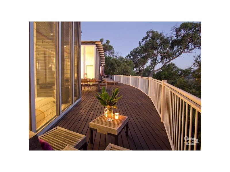 70 Eumeralla Grove, Mount Eliza VIC 3930