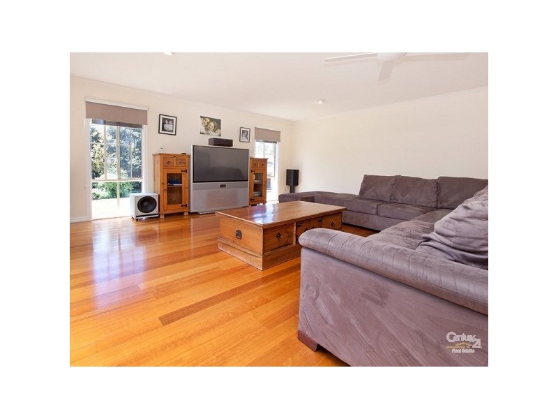 1 Sarshas Way, Mount Martha VIC 3934