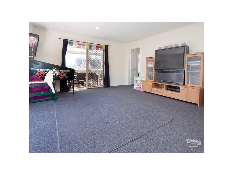 1 Sarshas Way, Mount Martha VIC 3934