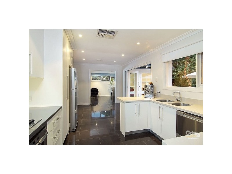 102 Quinns Parade, Mount Eliza VIC 3930