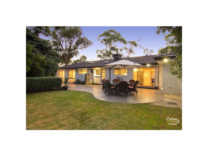 102 Quinns Parade, Mount Eliza VIC 3930