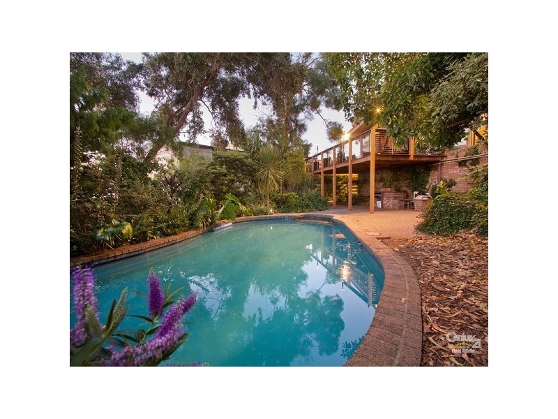 1 Cornwall, Mount Martha VIC 3934