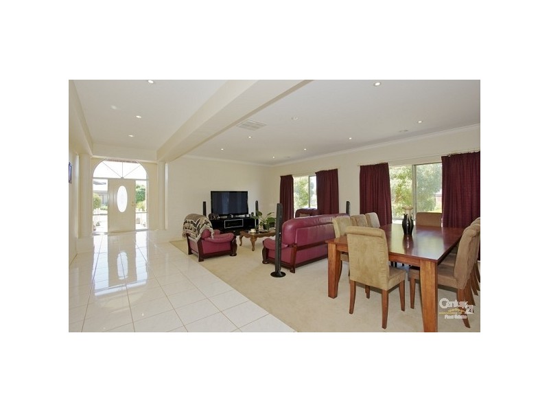 49 Summerfield Drive, Mornington VIC 3931