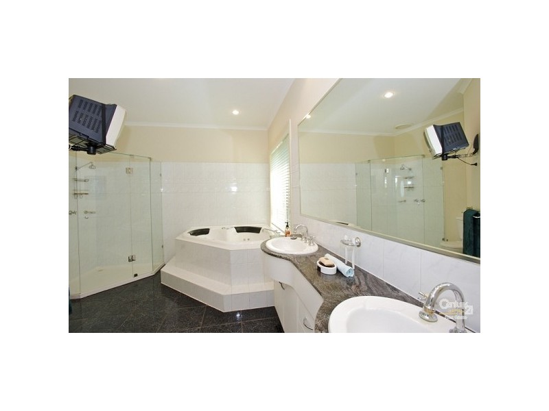49 Summerfield Drive, Mornington VIC 3931