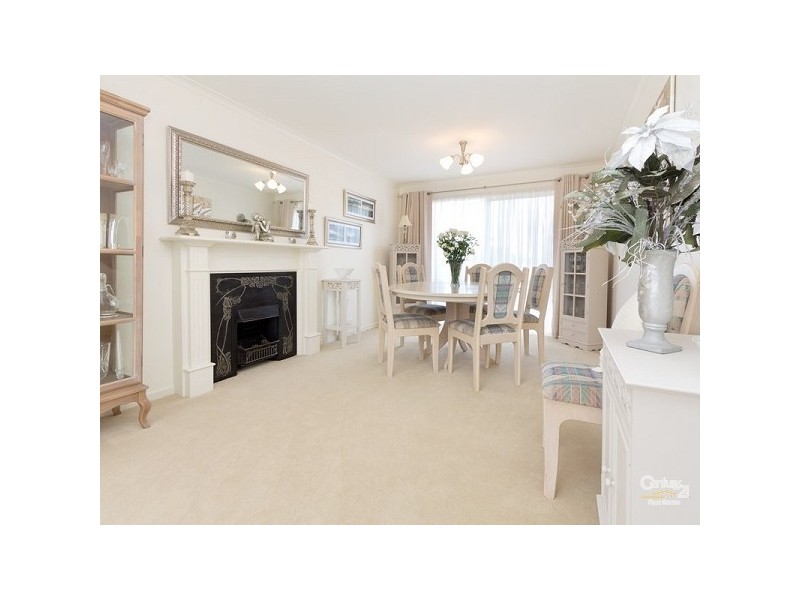 2/10 Leicester Avenue, Mount Eliza VIC 3930