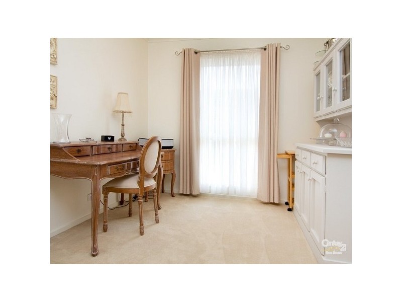 2/10 Leicester Avenue, Mount Eliza VIC 3930