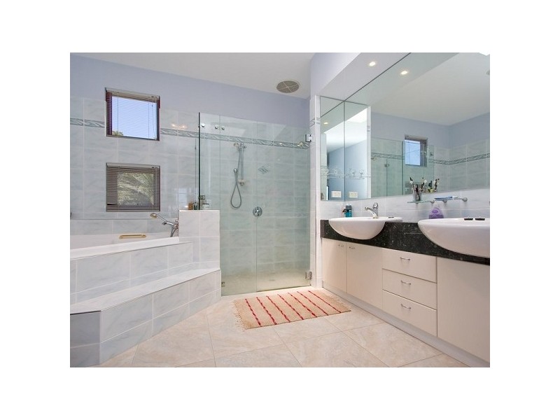 47 Old Mornington Rd, Mount Eliza VIC 3930