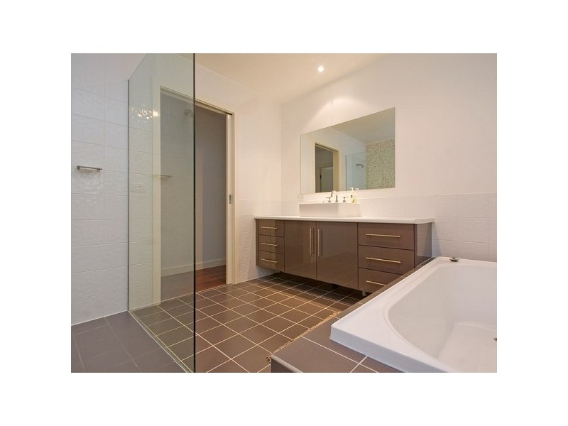 77 Koetong Parade, Mount Eliza VIC 3930
