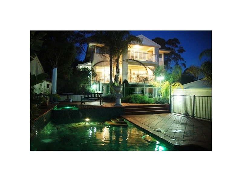 6 Bay Avenue, Mount Eliza VIC 3930