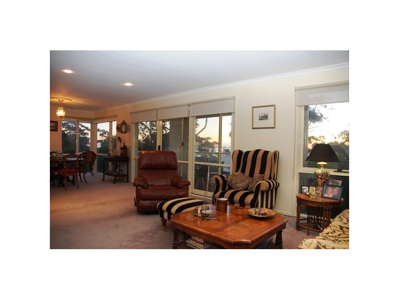 6 Bay Avenue, Mount Eliza VIC 3930