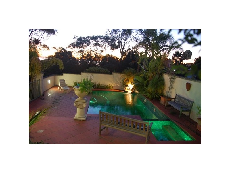 6 Bay Avenue, Mount Eliza VIC 3930