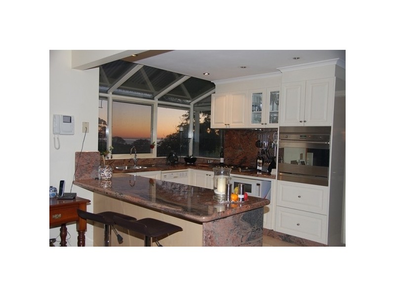 6 Bay Avenue, Mount Eliza VIC 3930