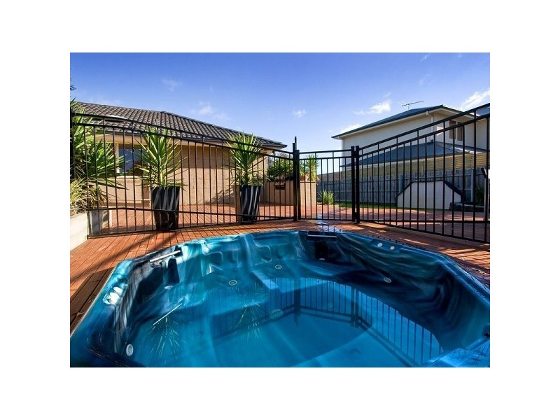 2 Petrel Close, Mount Eliza VIC 3930