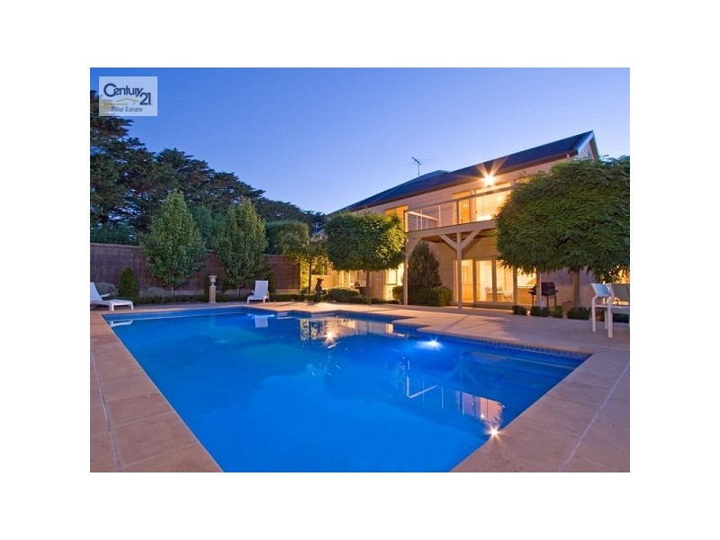 11 Eliza Drive, Mount Eliza VIC 3930