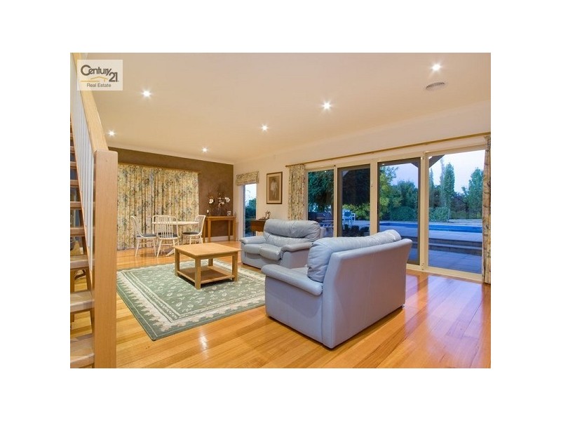 11 Eliza Drive, Mount Eliza VIC 3930