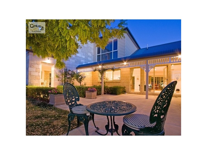 11 Eliza Drive, Mount Eliza VIC 3930