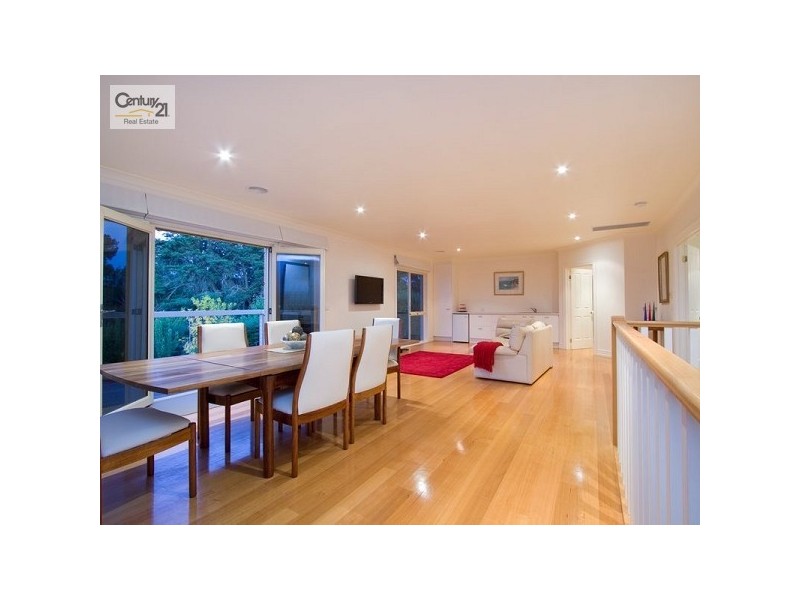 11 Eliza Drive, Mount Eliza VIC 3930