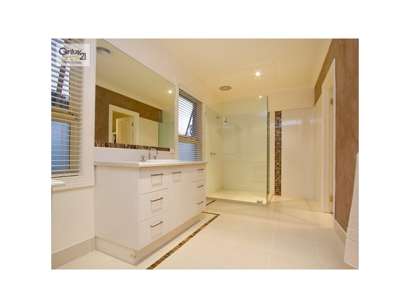 11 Eliza Drive, Mount Eliza VIC 3930