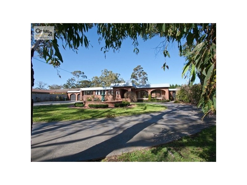 10 Fernshaw Place, Mount Eliza VIC 3930