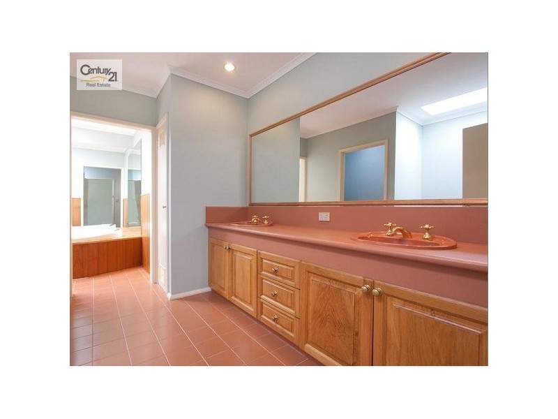 10 Fernshaw Place, Mount Eliza VIC 3930