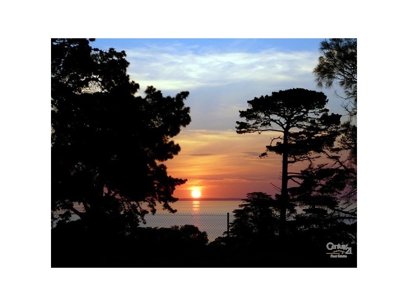 87 Kunyung Road, Mount Eliza VIC 3930