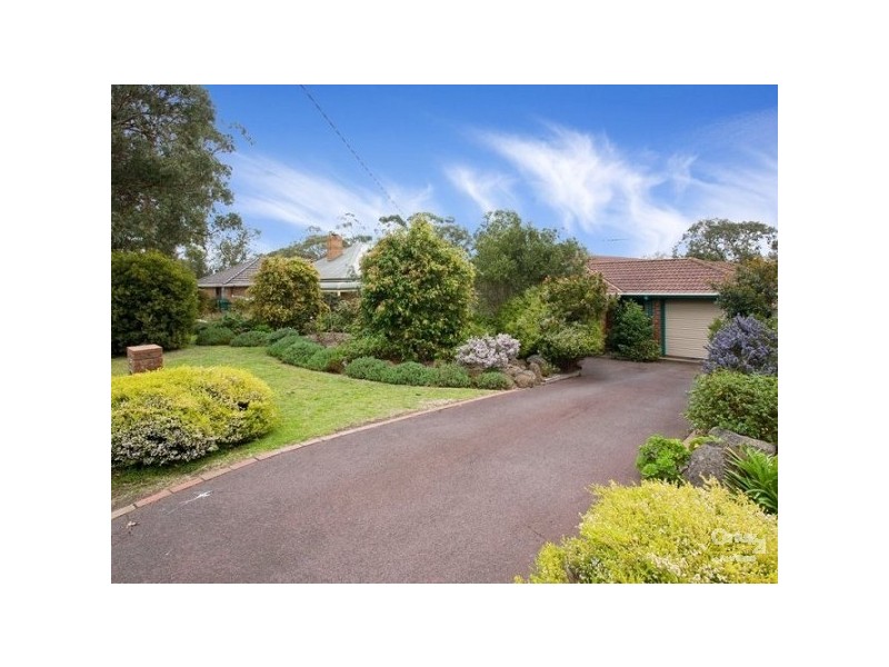 10 Summerhill Crescent, Mount Eliza VIC 3930