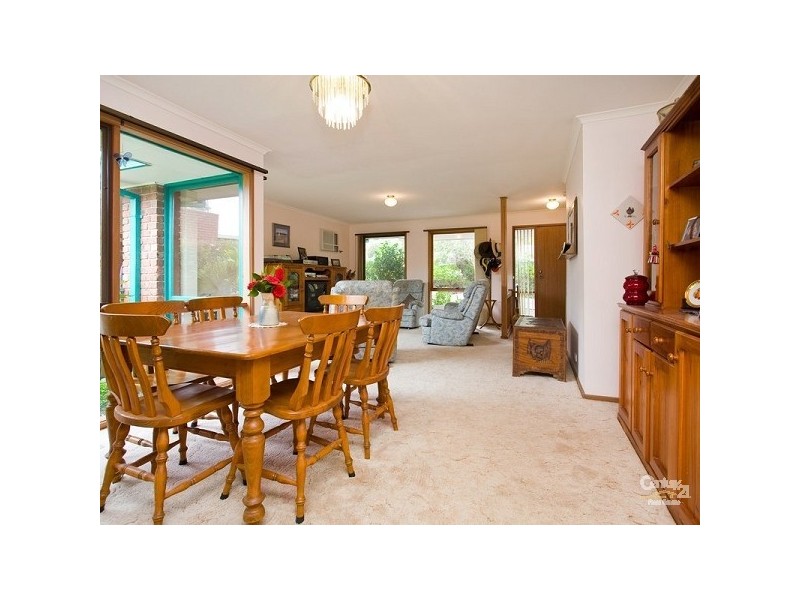 10 Summerhill Crescent, Mount Eliza VIC 3930