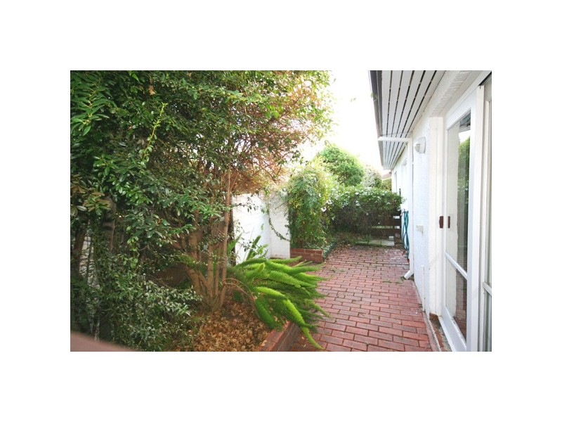 Unit 2 – 33 Kangaroo Road, Murrumbeena VIC 3163